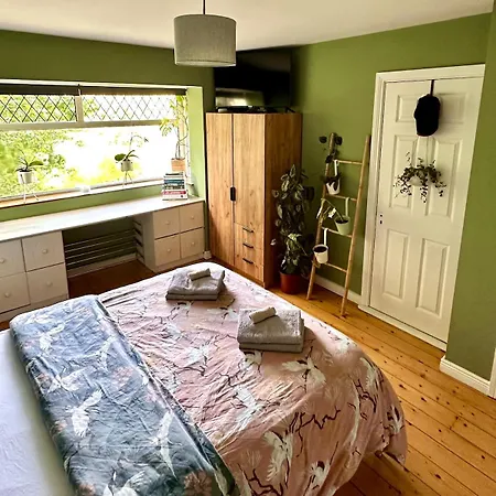 Spacious Private And Plant Paradise In Feriehus *